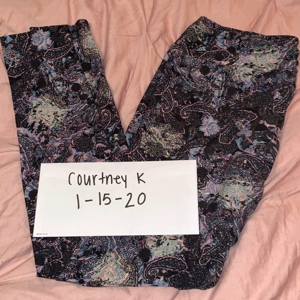 LuLaRoe tc paisley leggings in euc